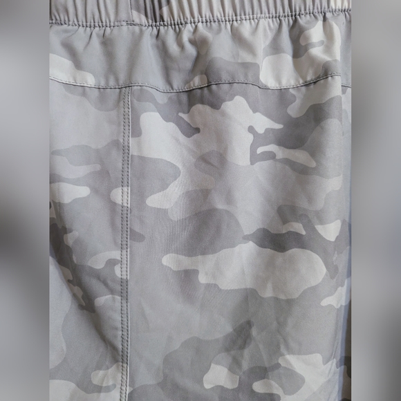 ⚡5 for 25 ⚡ Avia shorts size XL color grey camo - Picture 5 of 9